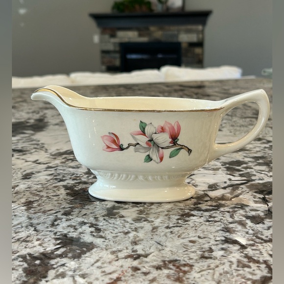 Homer Laughlin Gravy Boat Pink Dogwood Liberty Gold Trim Vintage 1954 - Picture 1 of 6